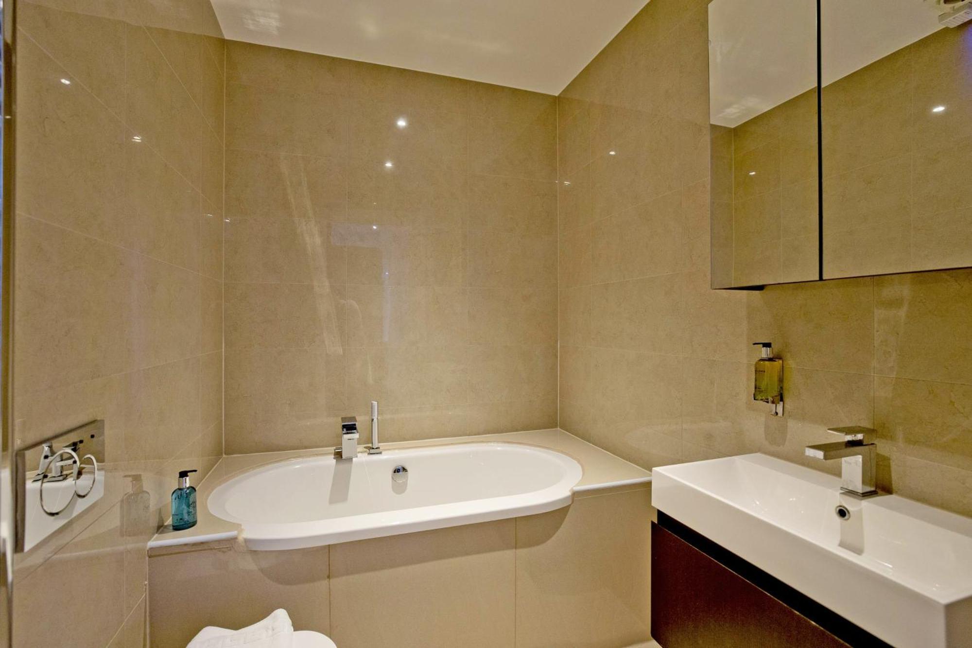Imperial Liverpool Street Apartment London